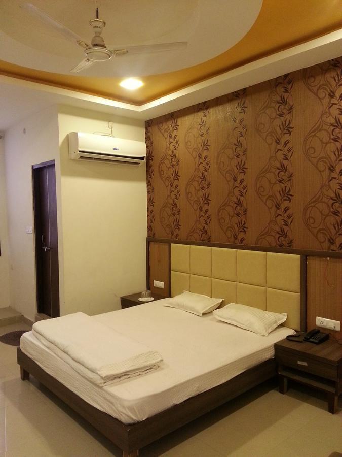 Sanskar Upvan Bhopal Buitenkant foto